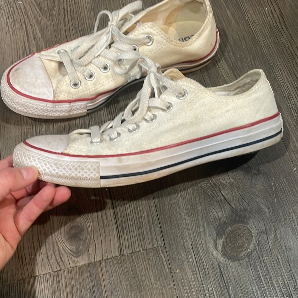 Women’s white converse - Picture 2 of 2